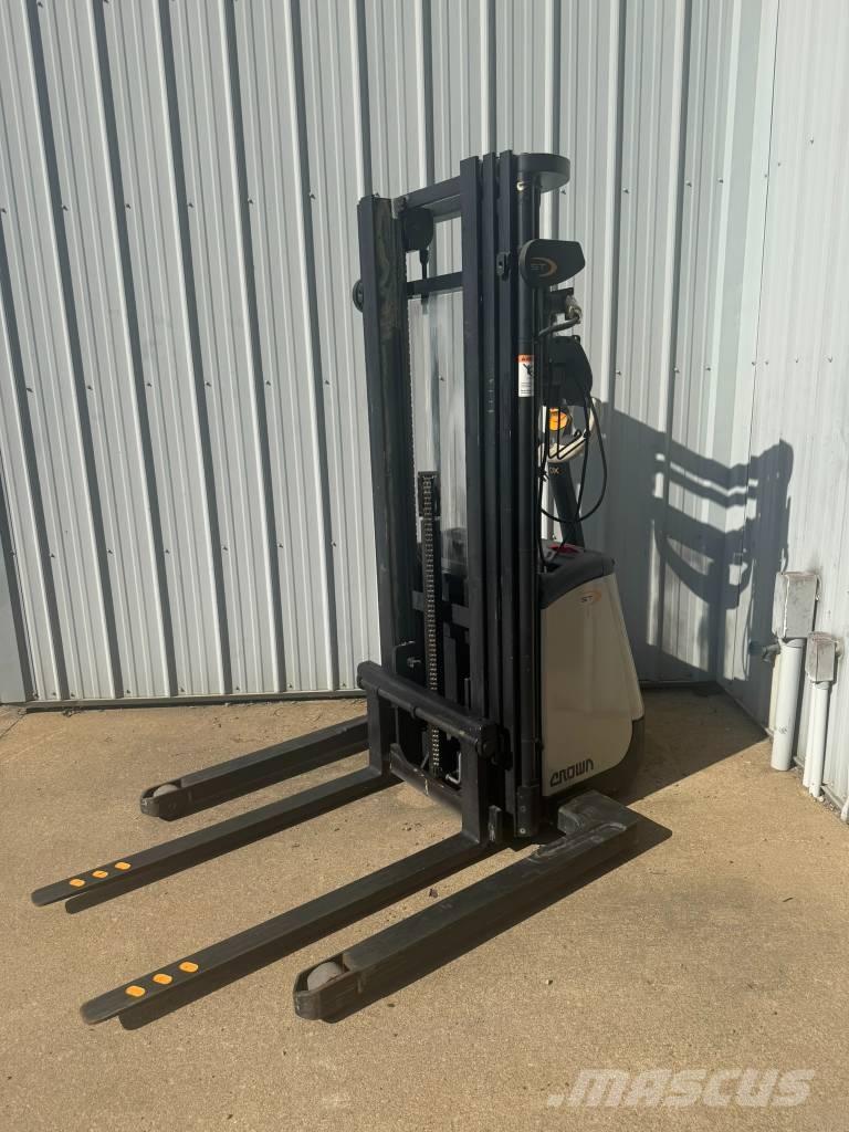 Crown ST3000-25 Elektriske trucker