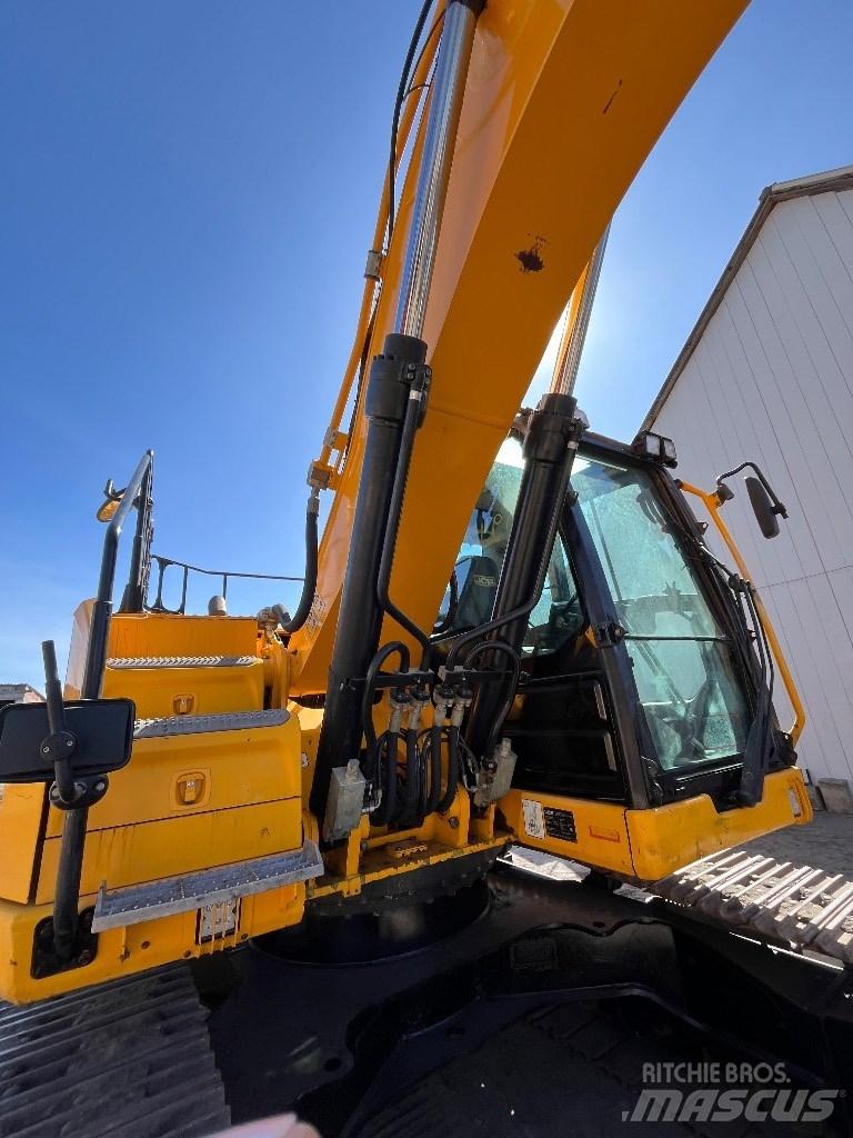 JCB JS 220 LC Beltegraver