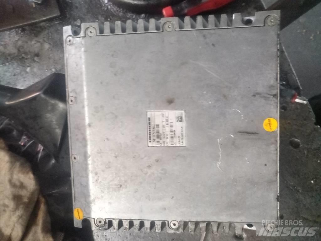 Liebherr R 916 LC Lys - Elektronikk