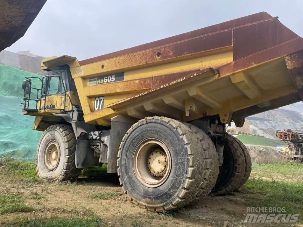 Komatsu HD 605-7 Tipptrucker