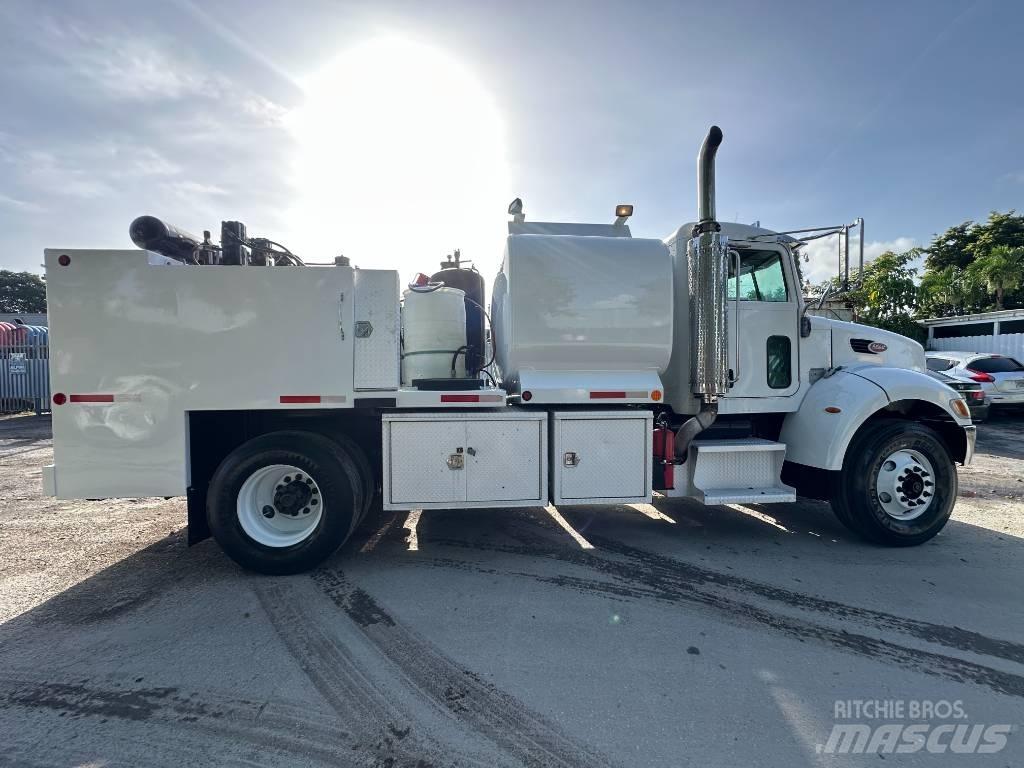 Peterbilt 335 Tankbiler