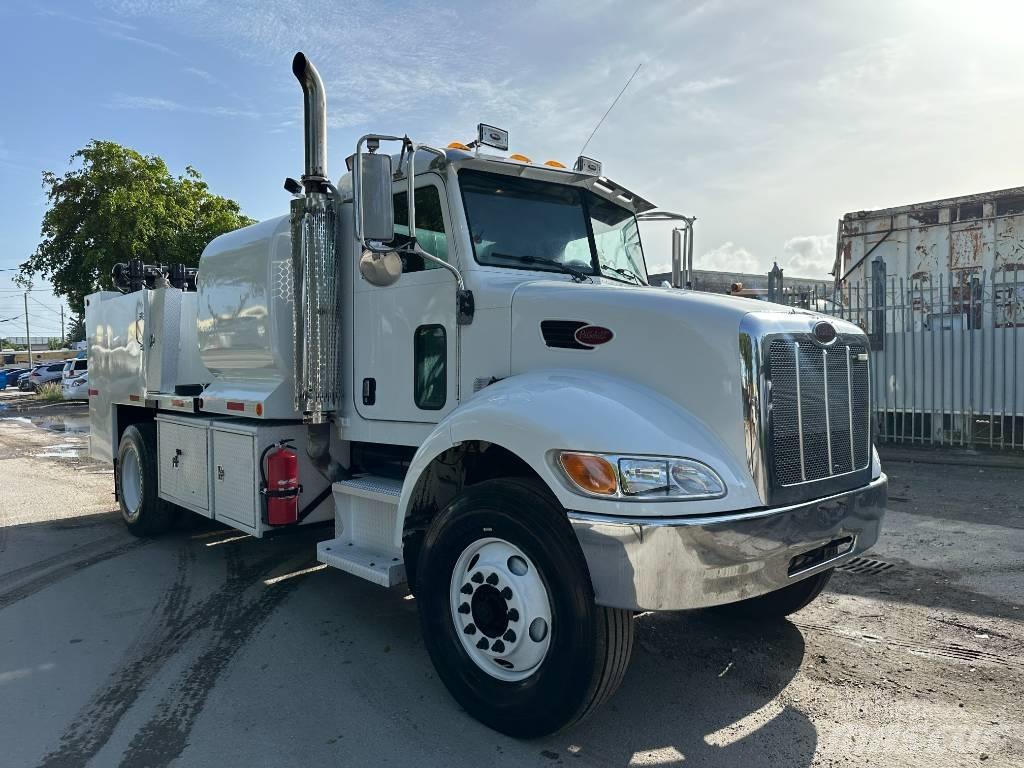 Peterbilt 335 Tankbiler