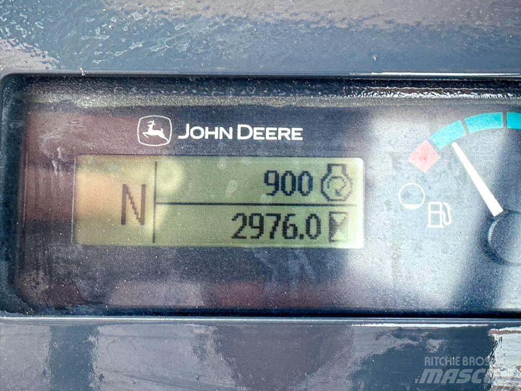 John Deere 210 LE EP Frontlastere og graveredskap