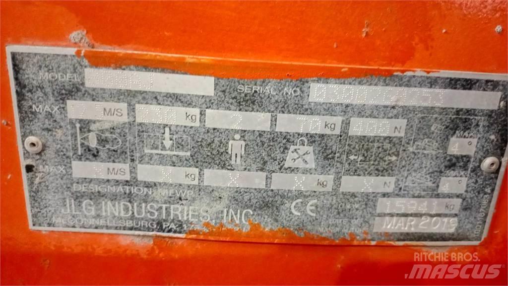JLG 800AJ Leddede bomlifter