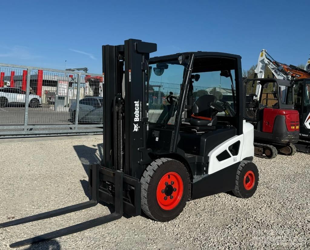 Bobcat D 25 S-9 Diesel Trucker