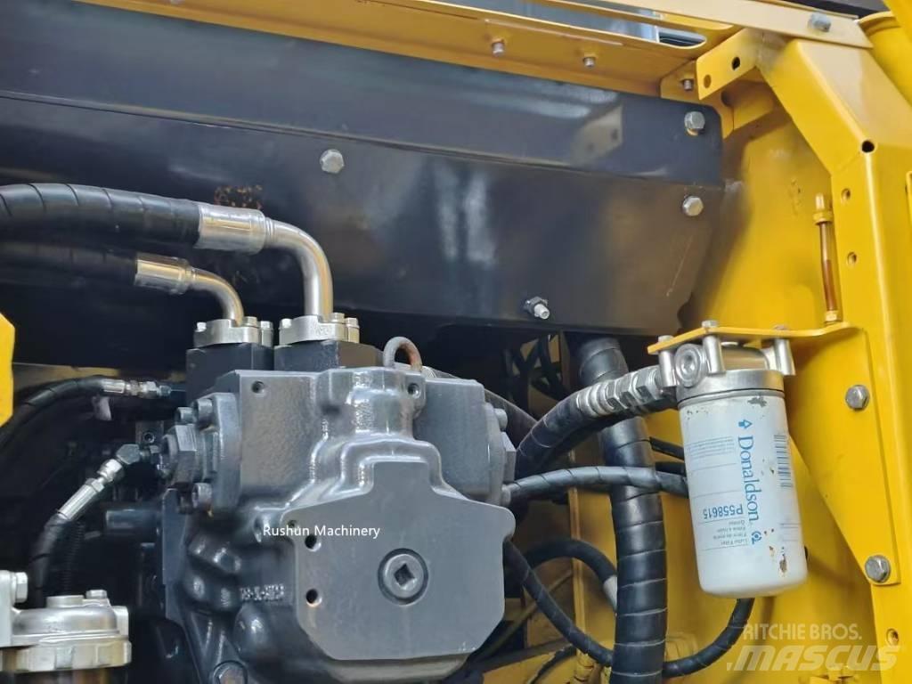 Komatsu PC 220-7 Beltegraver
