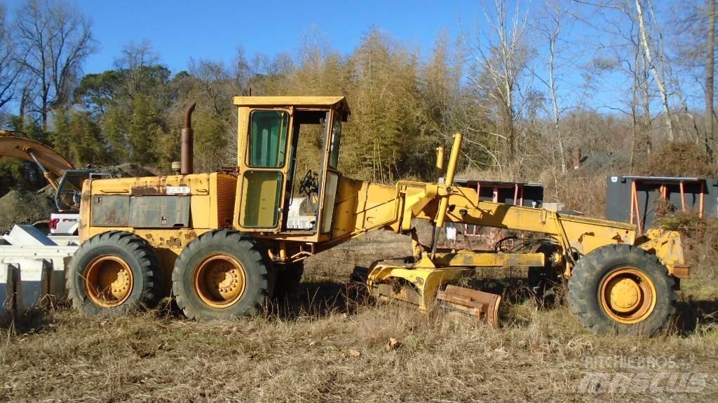John Deere 672 A Veihøvler