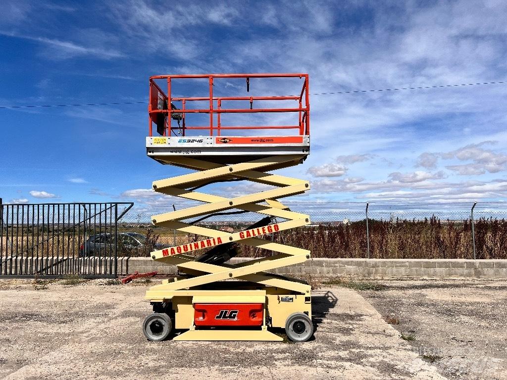 JLG 3246 ES Sakselifter