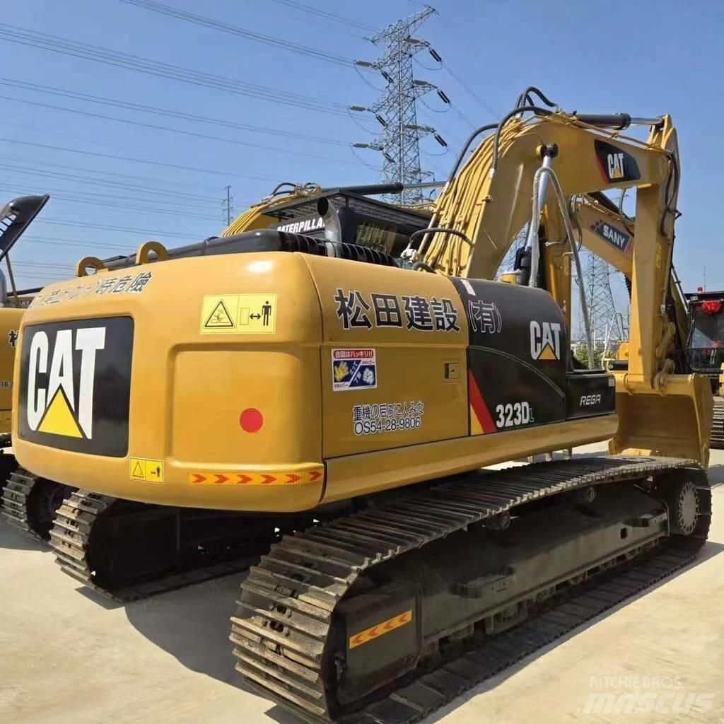 CAT 323 D Beltegraver