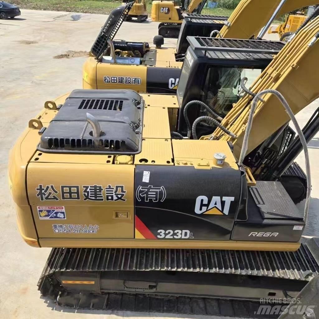 CAT 323 D Beltegraver