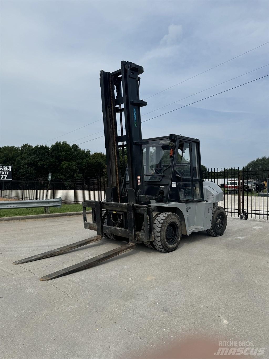 UniCarriers L1F6F70V Gaffeltrucker - Annet