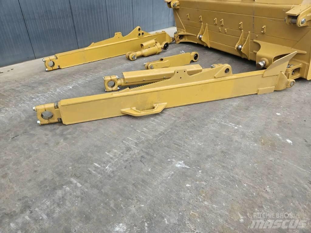 CAT D8N SU Kniver