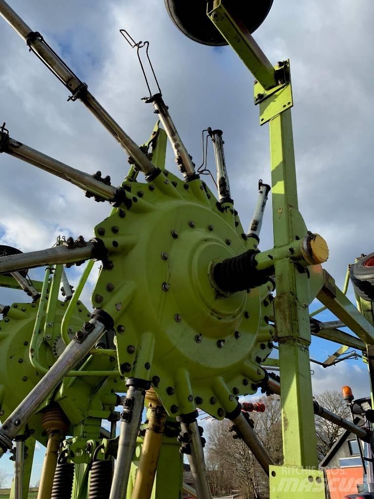 CLAAS 880 L Raker og høyvendere
