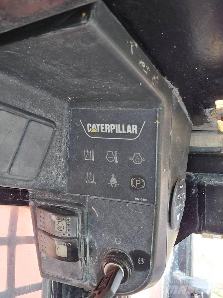CAT 242 B Kompaktlastere