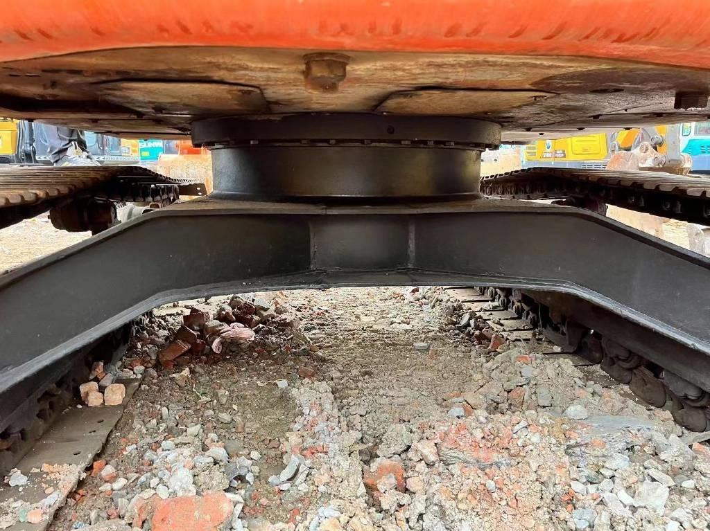 Hitachi ZX 135 US Beltegraver