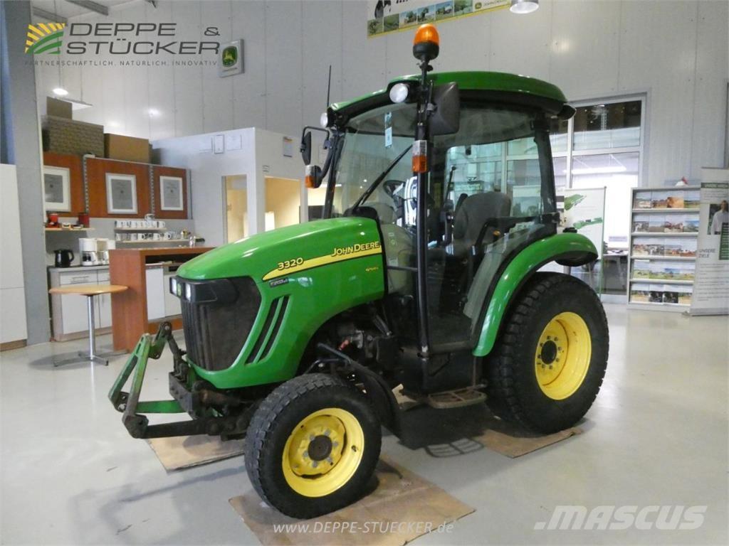 John Deere 3320 Kompakttraktorer