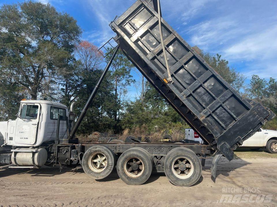 Mack dump Tippbil
