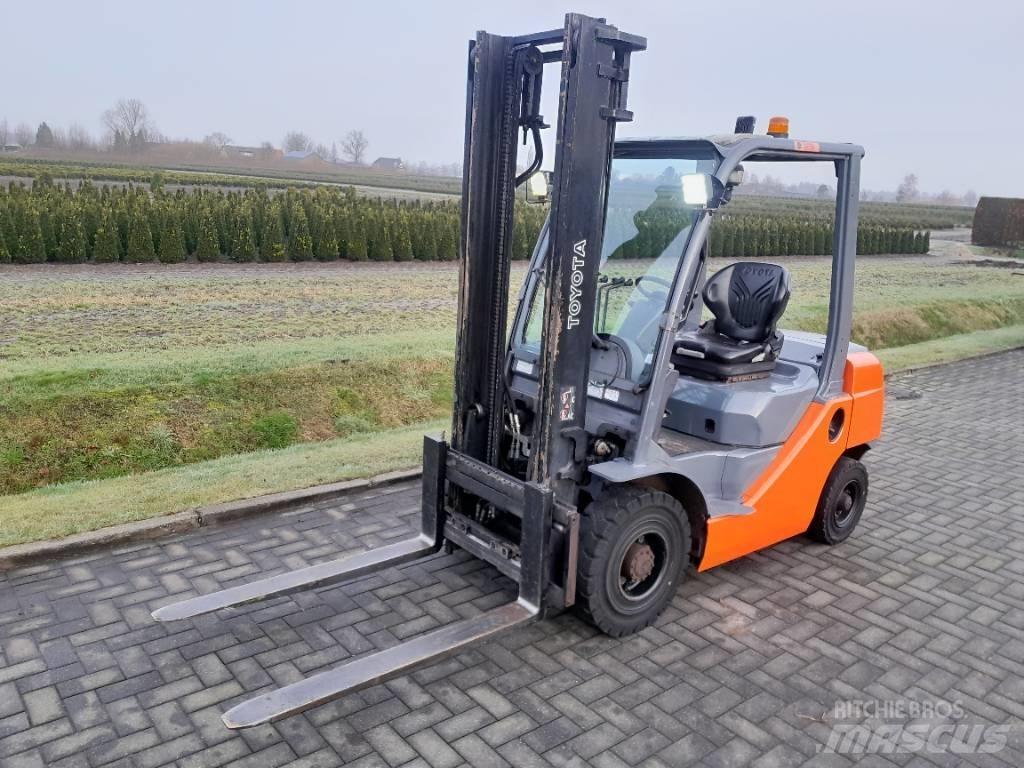 Toyota Tonero 25 Diesel Trucker