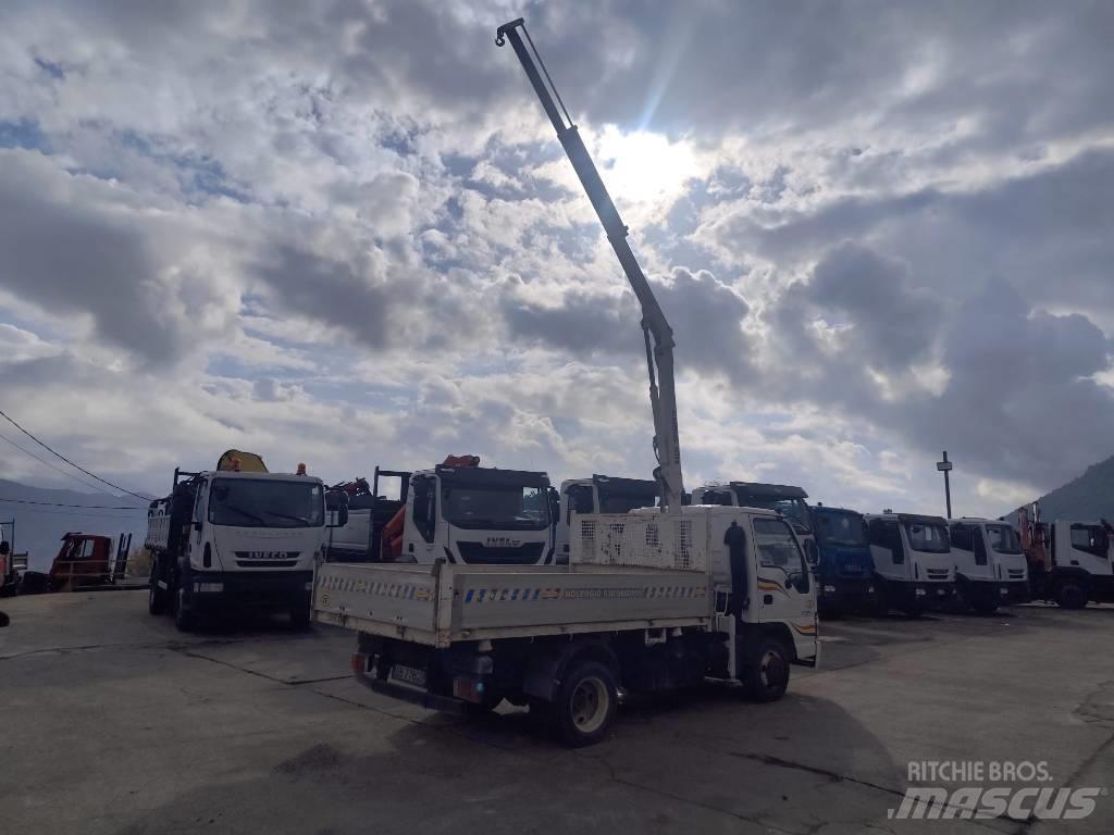 Isuzu NPR77G-5DX Kranbil