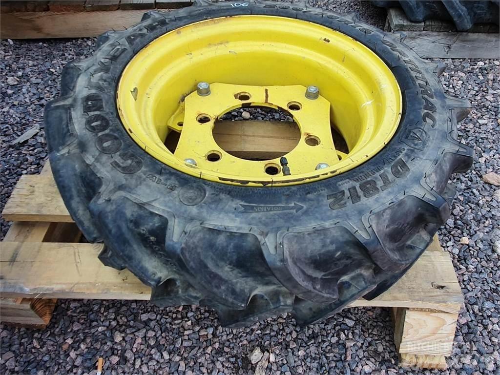 Goodyear 200/70R16 Dekk, hjul og felger