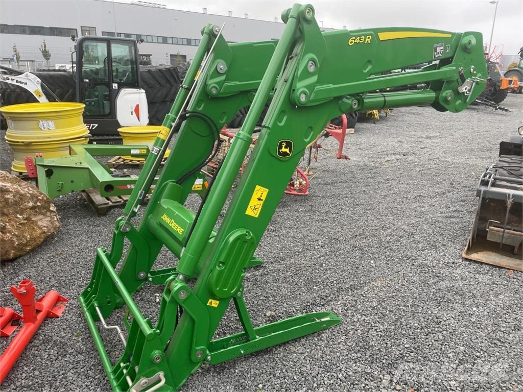 John Deere 643R Frontlastere og graveredskap
