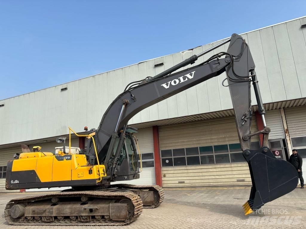 Volvo EC 220 DL Beltegraver