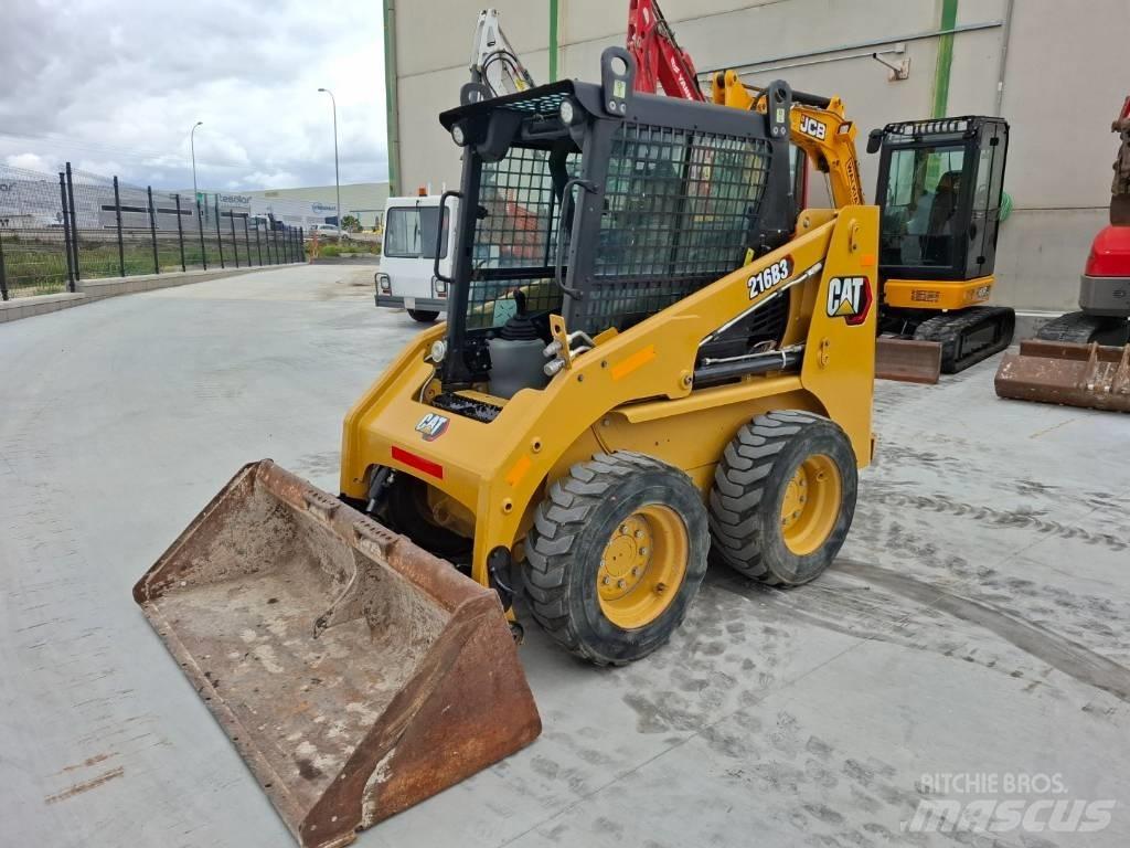CAT 216 B 3 Kompaktlastere