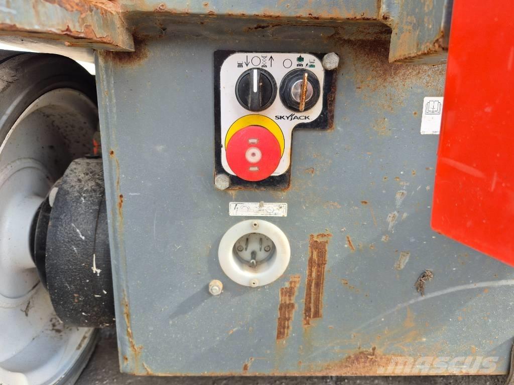 SkyJack SJ 4740 Sakselifter