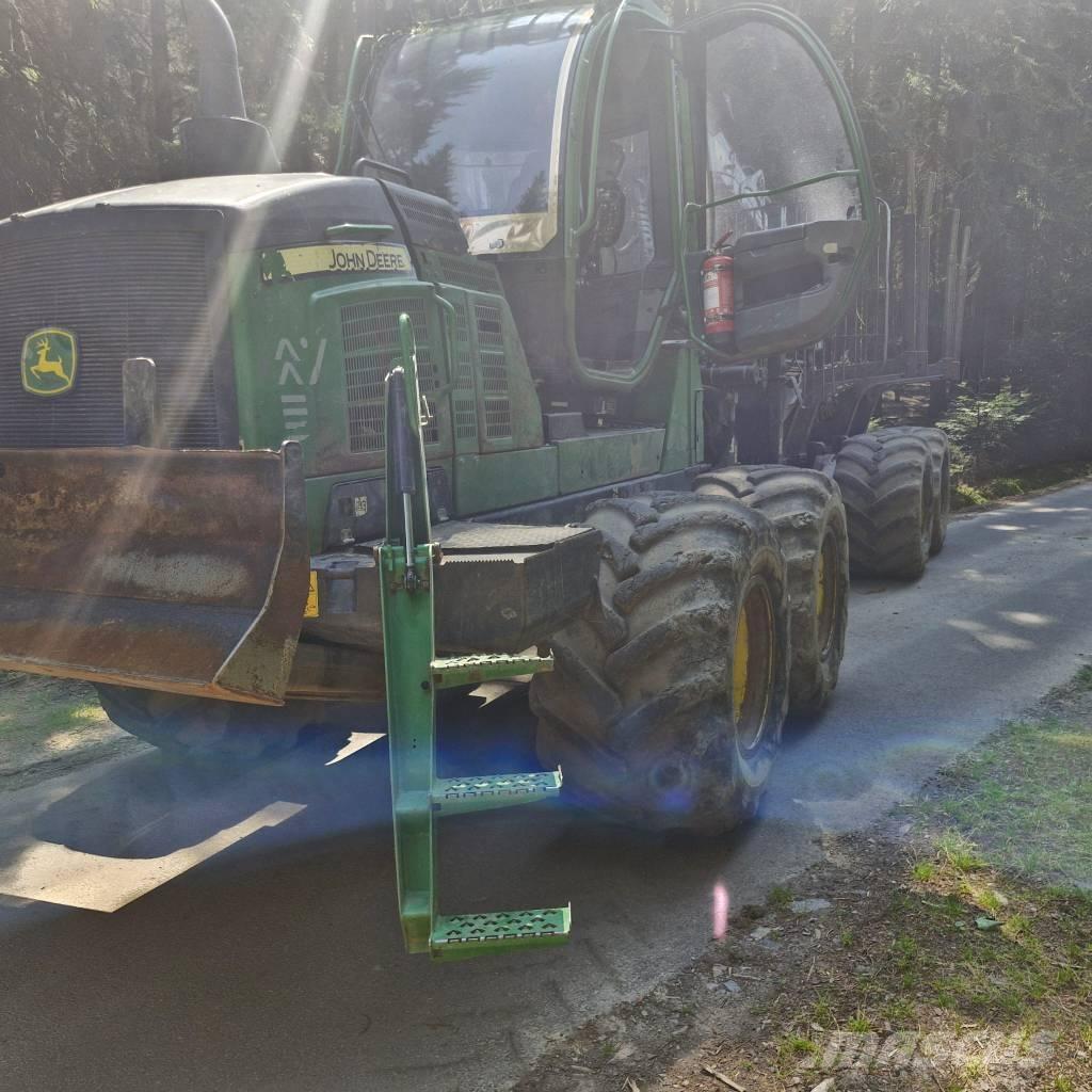 John Deere 1210 G Lassbærere