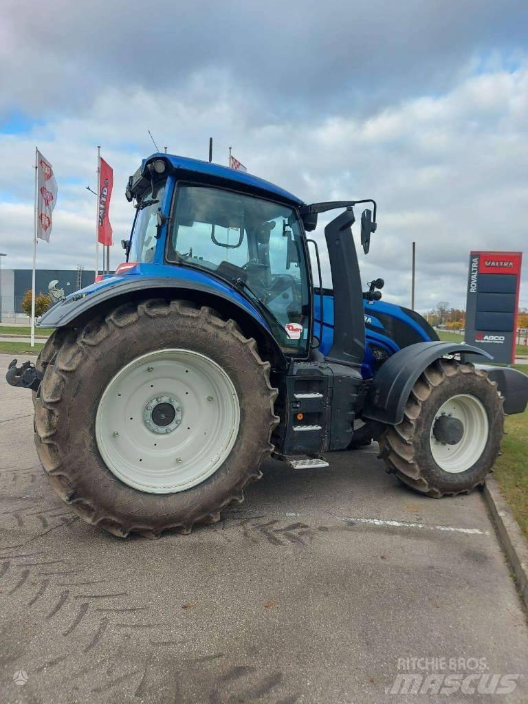Valtra T235V Traktorer