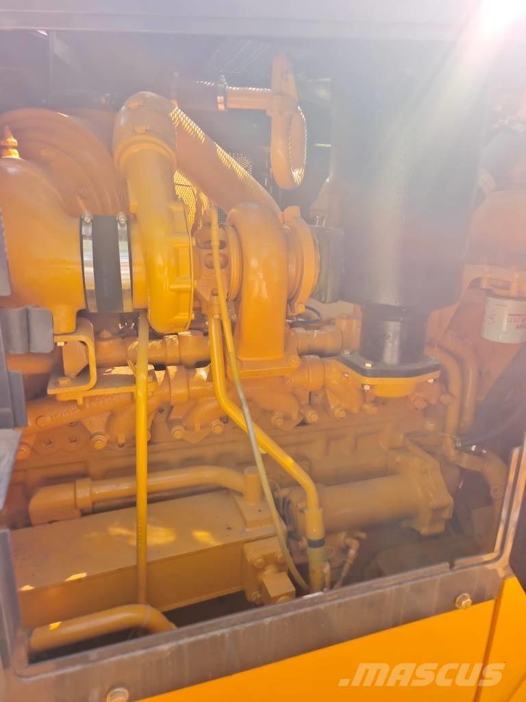 Shantui SD 22 Dozere Beltegående