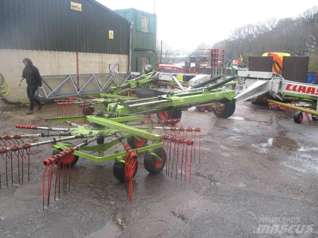 CLAAS Liner 3000 Raker og høyvendere
