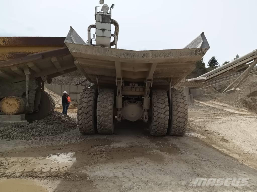 Komatsu HD 605-5 Tipptrucker