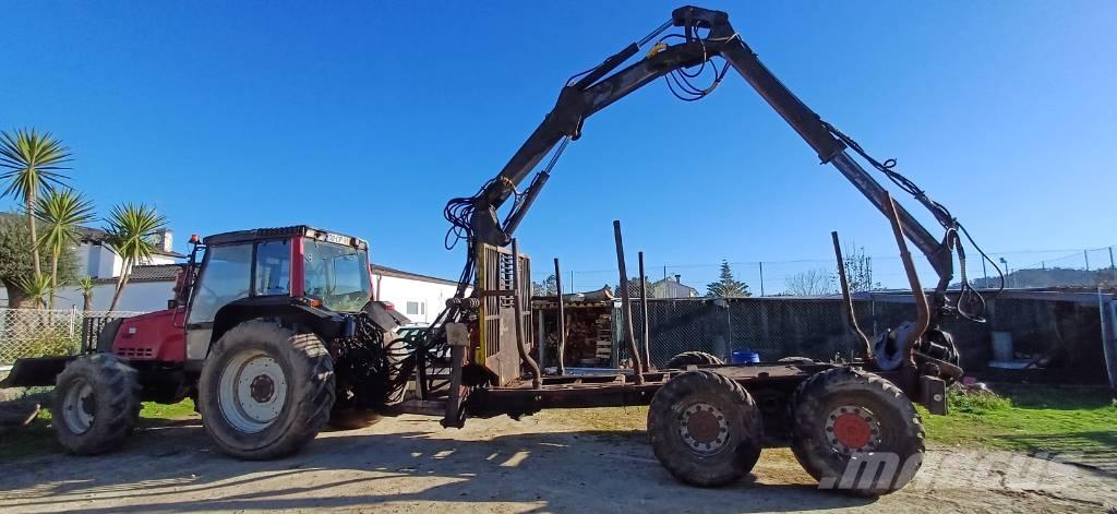 Valtra 6400 Traktor med skogsutstyr