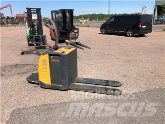 Atlet PLP 200 Lavtløftende truck med platform