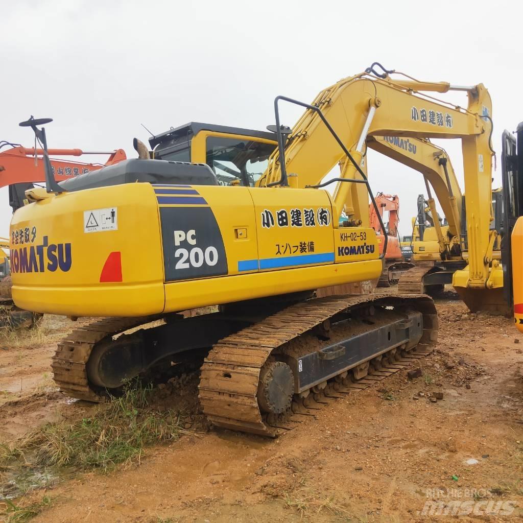 Komatsu PC200-8 Beltegraver