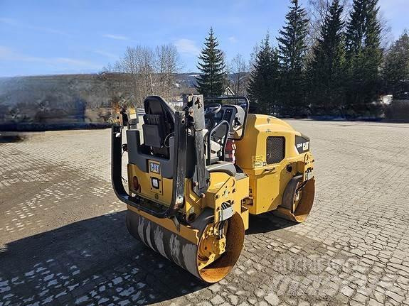 CAT CB24B Asfaltutleggere
