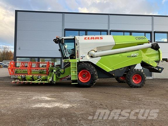 CLAAS Tucano 430 Skurtreskere