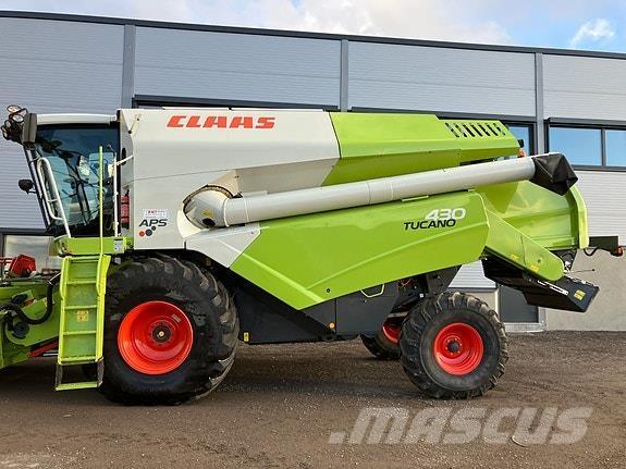 CLAAS Tucano 430 Skurtreskere