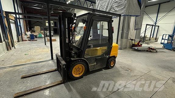 Daewoo D33S-3 Diesel Trucker