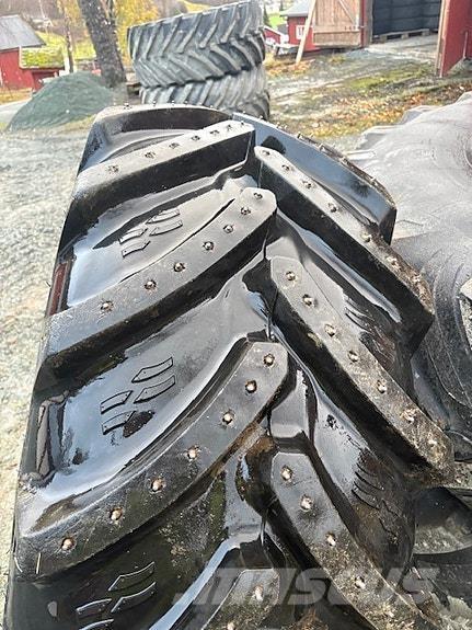  Dekk med felg Traktorer