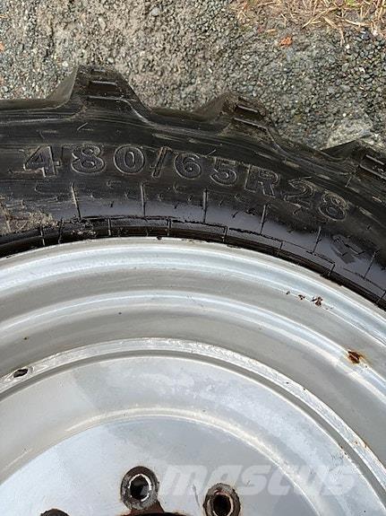  Dekk med felg Traktorer