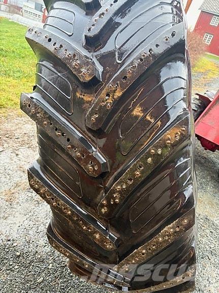  Dekk med felg Traktorer