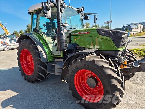 Fendt 211 Traktorer