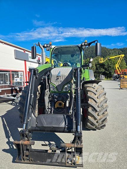 Fendt 516 Profi + Traktorer