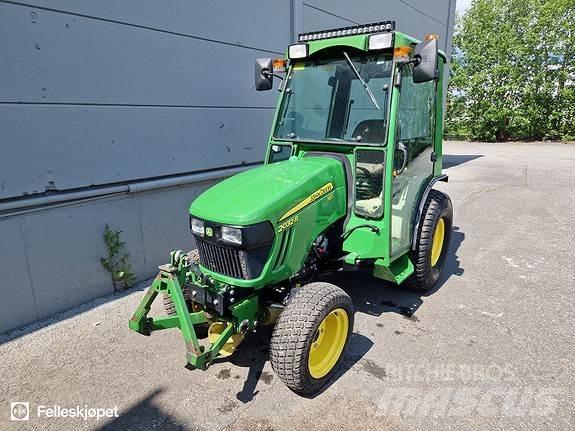 John Deere 2032R Traktorer