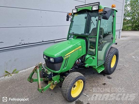 John Deere 2032R Traktorer