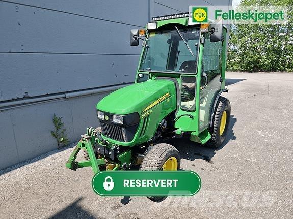 John Deere 2032R Traktorer
