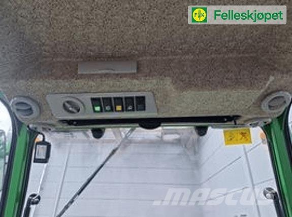 John Deere 2032R Traktorer