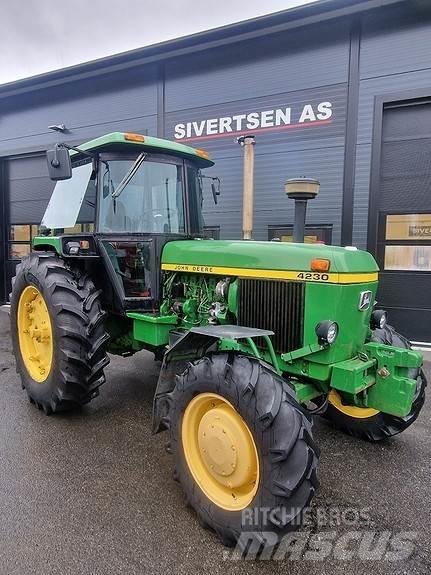 John Deere 4230 Traktorer